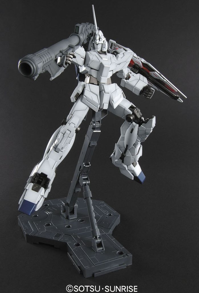 Gundam 1/100 MG RX-0 Unicorn Gundam Full Psycho-Frame Model Kit 6