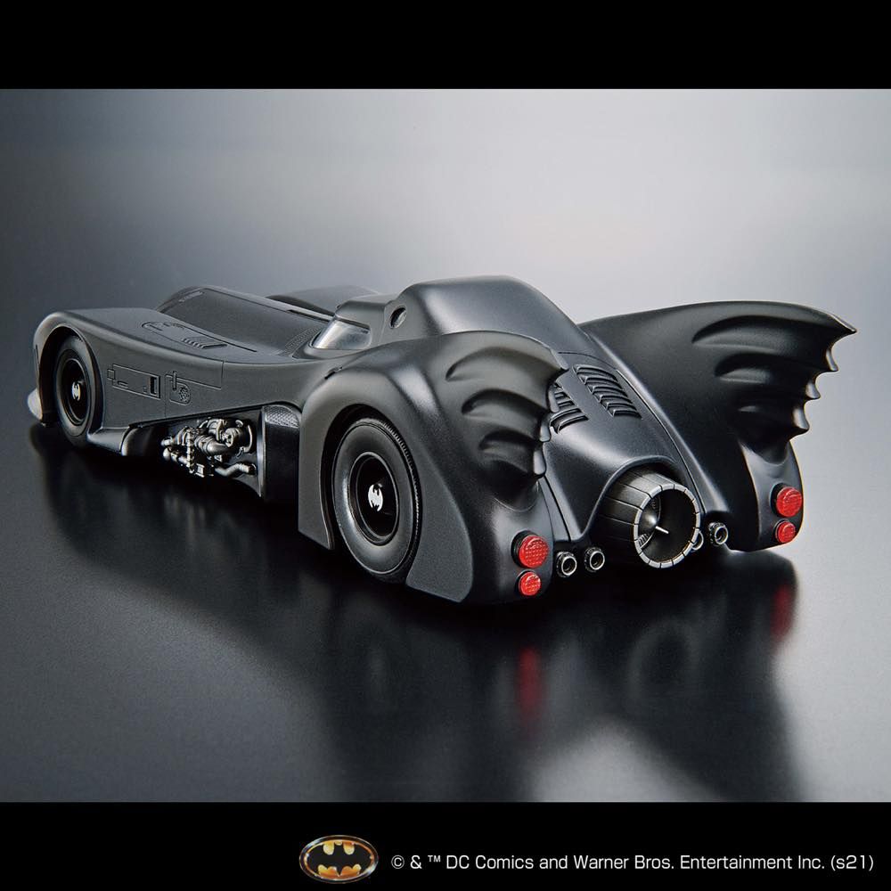 The Batman Batmobile 1:35 scale from Bandai -Band-2569336