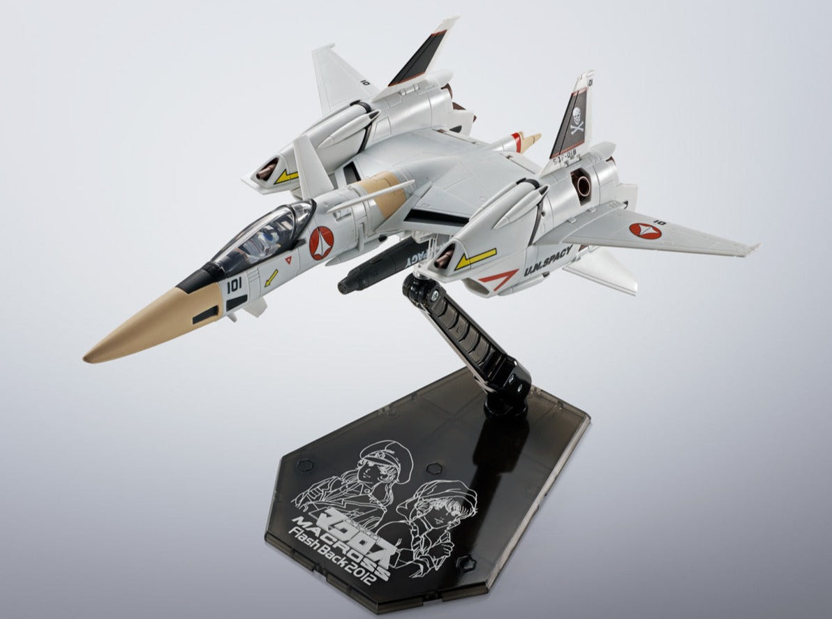 Hi-Metal R VF-4 Lightning III Super Dimension Fortress Macross Flash Back 2012 Die Cast Action Figure