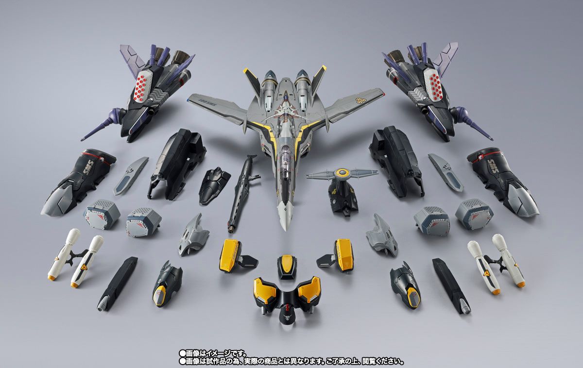 Bandai DX Chogokin Macross Frontier VF-25S Armored Messiah Valkyrie (Ozma Lee Custom) Revival Ver. Action Figure