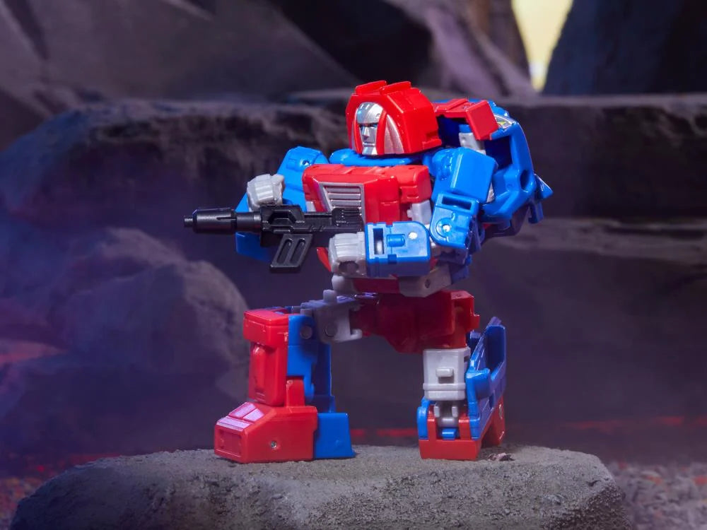 Transformers Legacy United Prime Universe Thundetron In-Hand Images - Transformers - TFW2005 Transformers Legacy United Prime Universe Thundetron In-Hand Images - Transformers - TFW2005