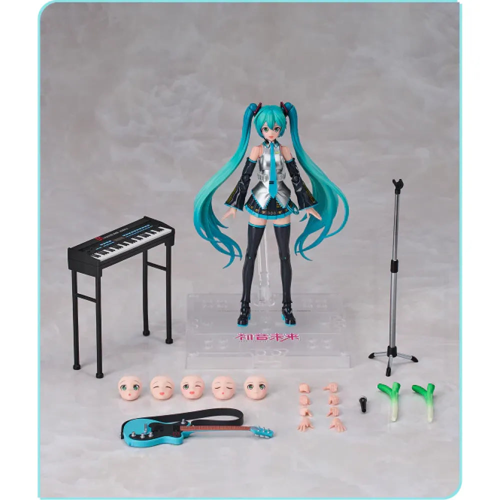 Blokees Fantastics Series #001 Hatsune Miku (Official Outfit) Model Kit