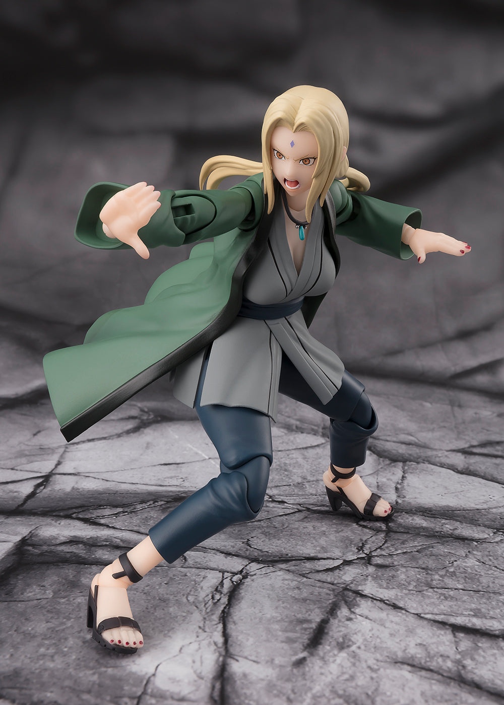 S.H. Figuarts Naruto Shippuden Tsunade (The Legendary Medical Ninja) Action Figure