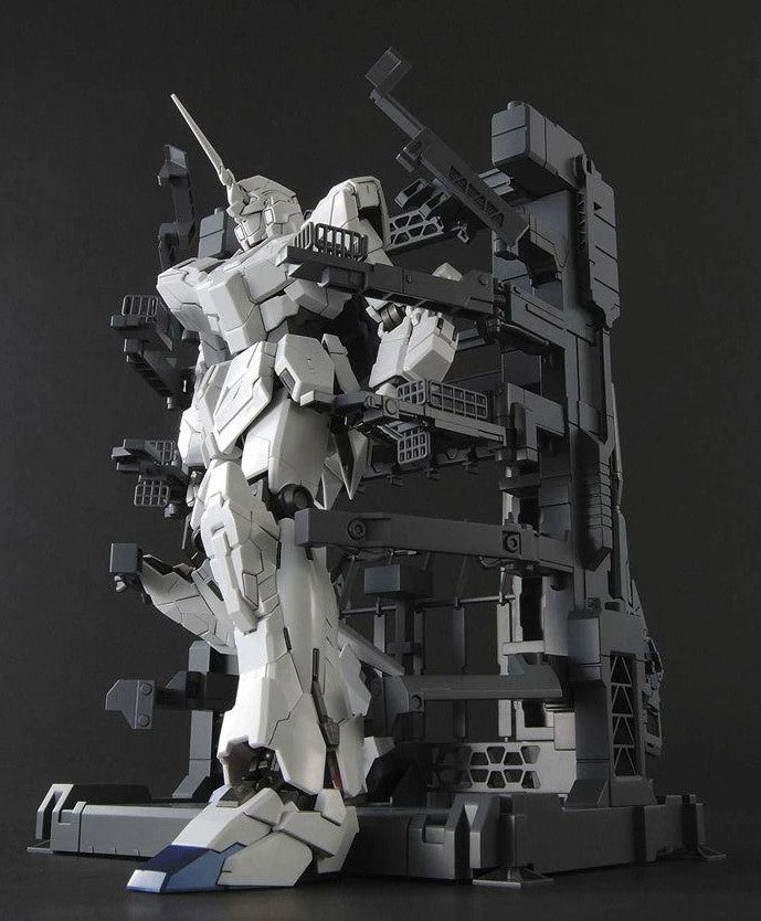 Gundam 1/100 MG Unicorn Gundam HD Color + MS Cage Model Kit