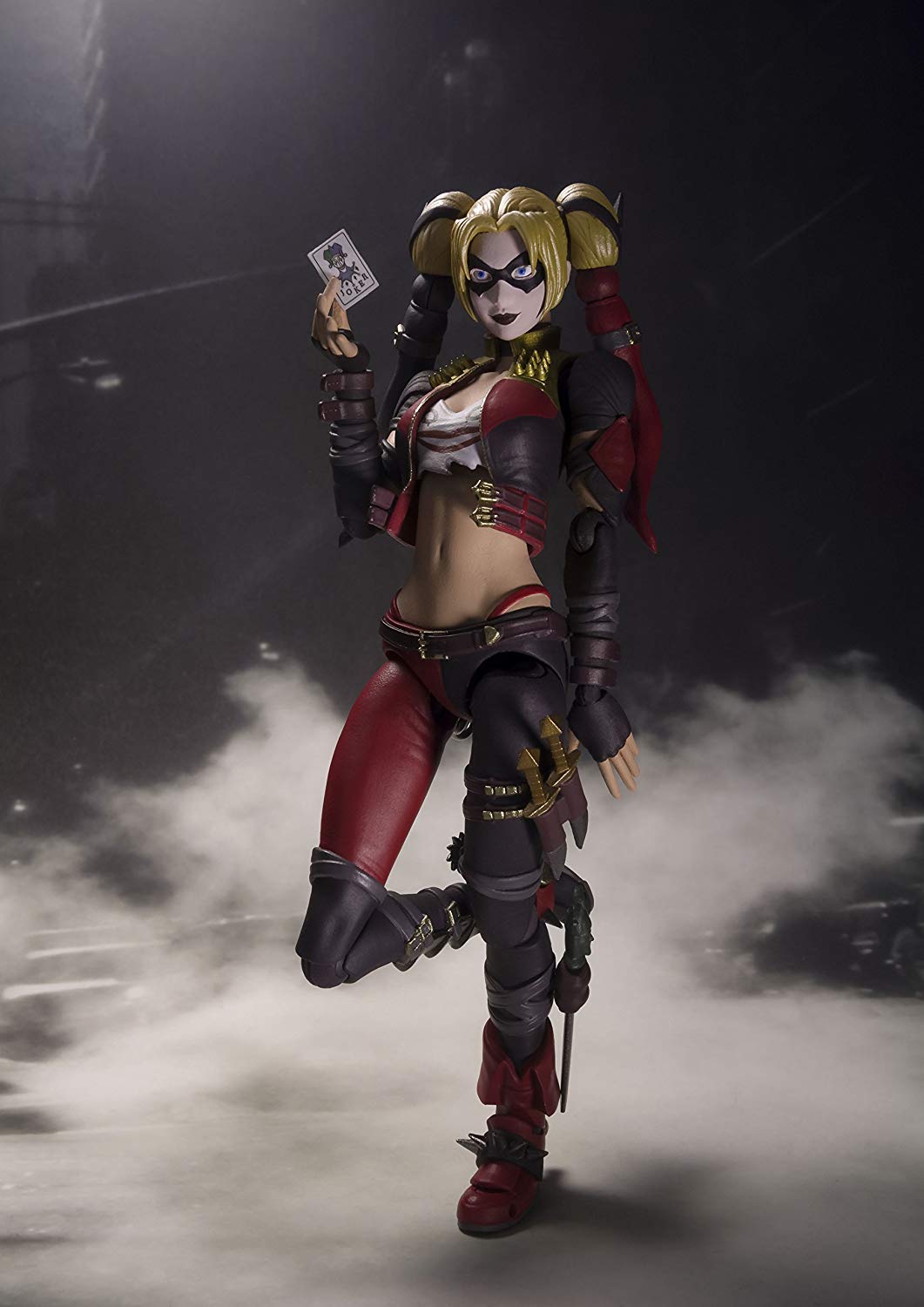 S.H. Figuarts Harley Quinn Injustice Ver Action Figure 3