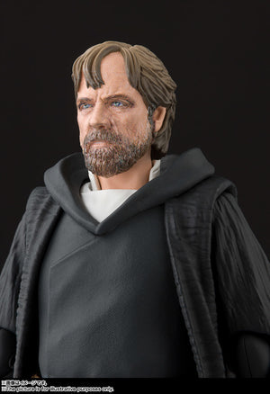 S.H. Figuarts Star Wars: The Last Jedi Luke Skywalker Battle of Crait Action Figure 4