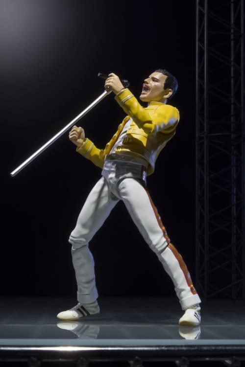 S.H. Figuarts Queen Live at Wembley Stadium Freddie Mercury Action Figure 2