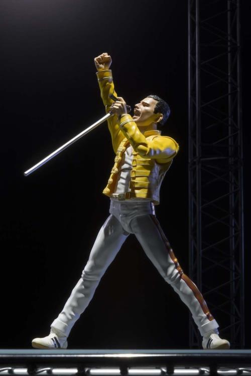 S.H. Figuarts Queen Live at Wembley Stadium Freddie Mercury Action Figure 5