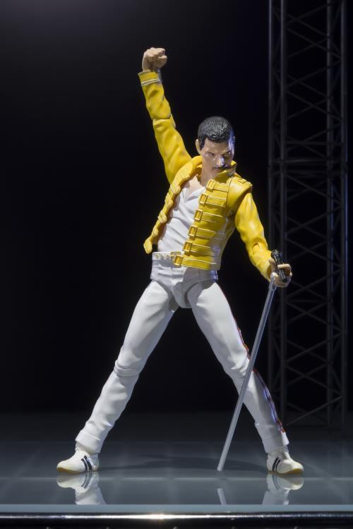 S.H. Figuarts Queen Live at Wembley Stadium Freddie Mercury Action Figure 6