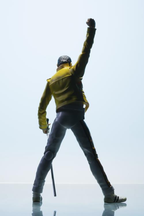 S.H. Figuarts Queen Live at Wembley Stadium Freddie Mercury Action Figure 1