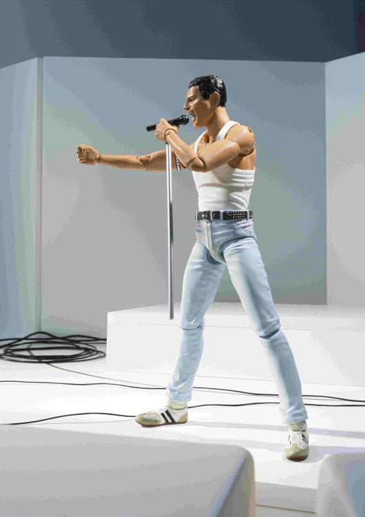 S.H. Figuarts Queen (Live Aid Ver.) Freddie Mercury Action Figure 4