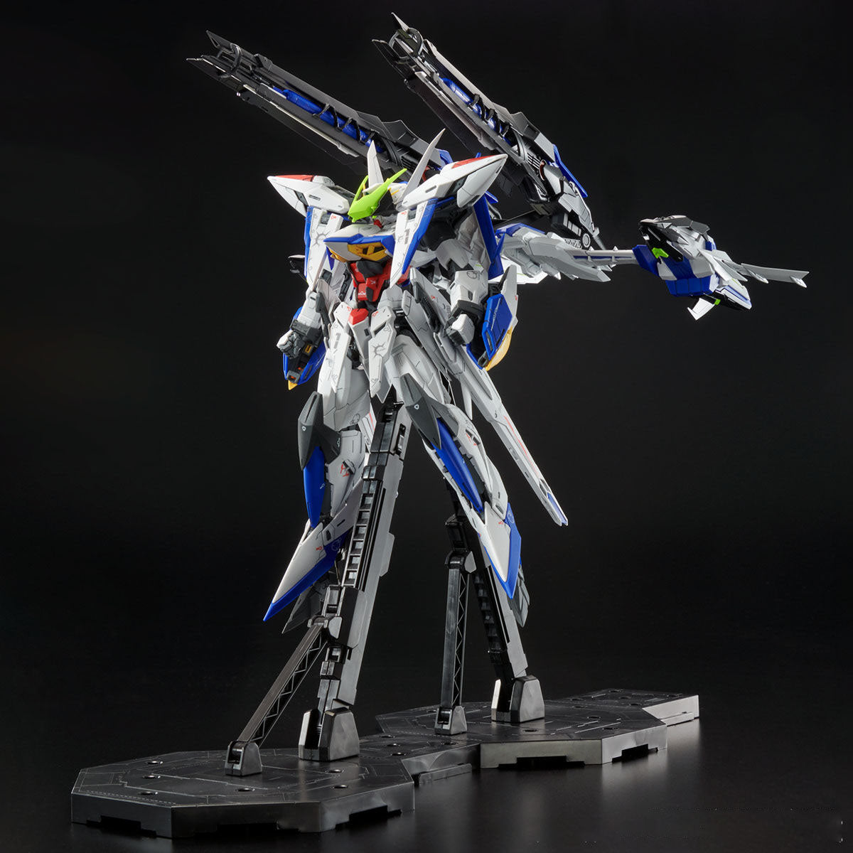 Gundam 1/100 MG Seed Eclipse Gundam + Raijin Striker Model Kit Exclusi