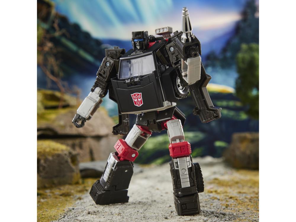 Transfromers War for Cybertron: Earthrise Deluxe Class Trailbreaker Action Figure WFC-E34