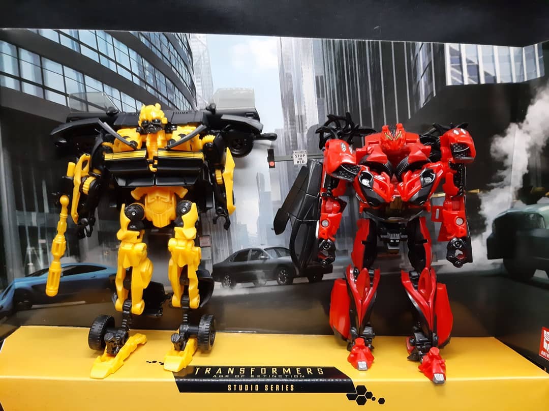 Hasbro Transformers Studio Series Buzzworthy #79BB High Octane Bumblebee and #02BB Decepticon Stinger 2 Pack Action Figure