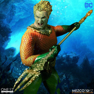 Mezco Toys One:12 Collective: Classic Aquaman Action Figure 4