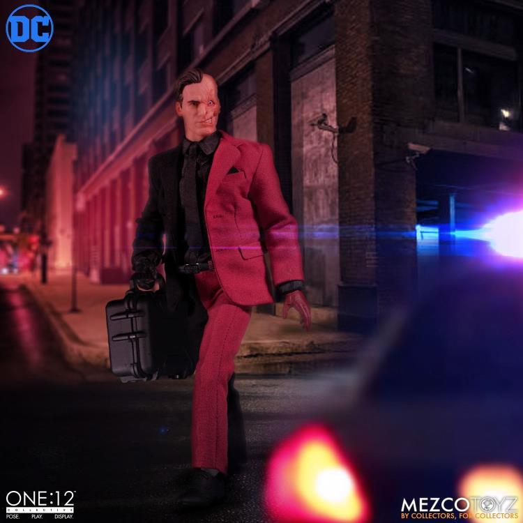 Mezco Toys ONE:12 Collective Two Face Action Figure 3