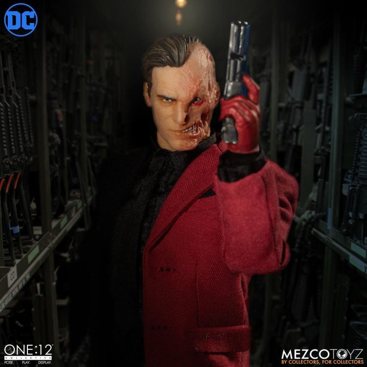 Mezco Toys ONE:12 Collective Two Face Action Figure 4