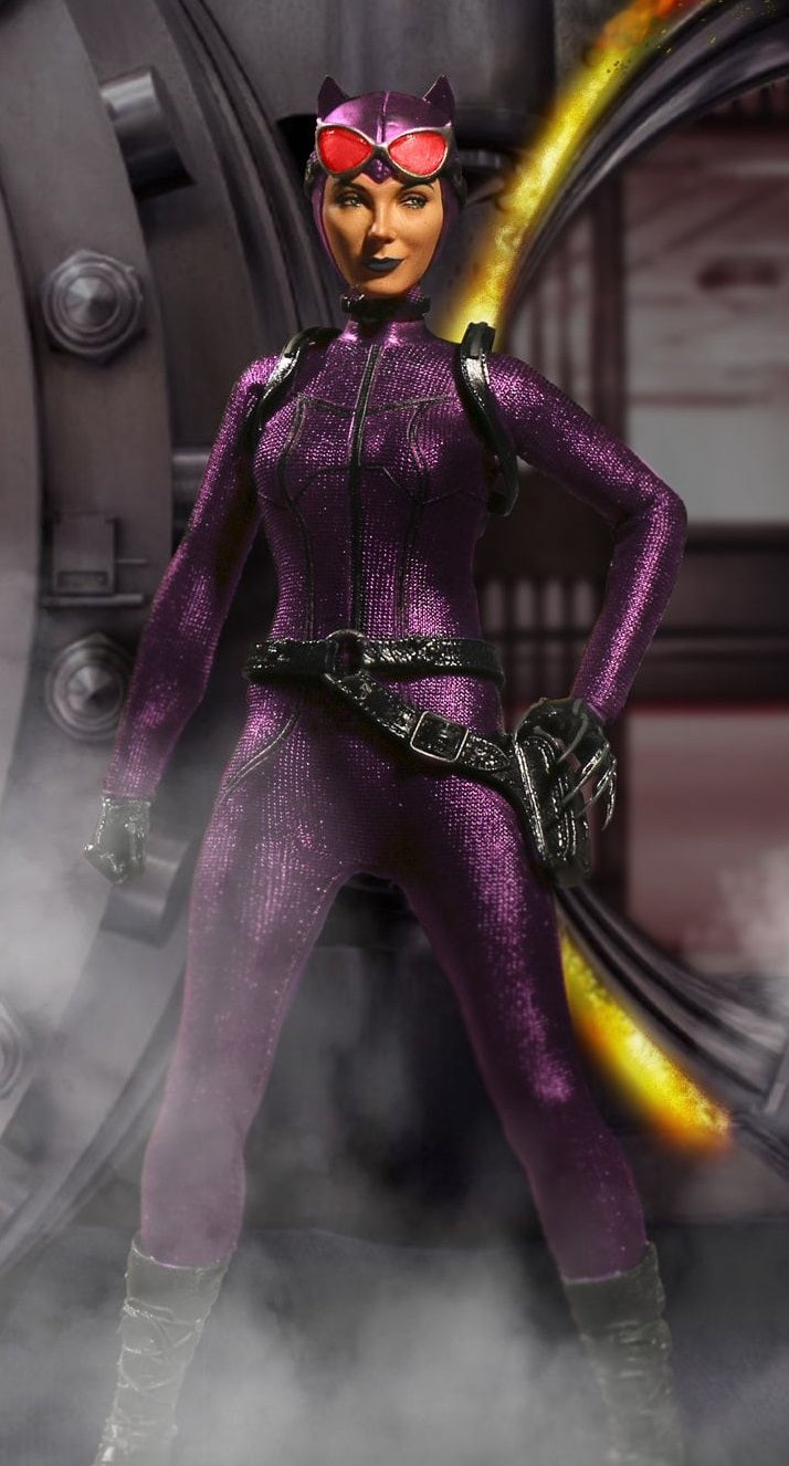 Mezco Toyz ONE:12 Collective: Catwoman - Purple Suit Variant Action Figure