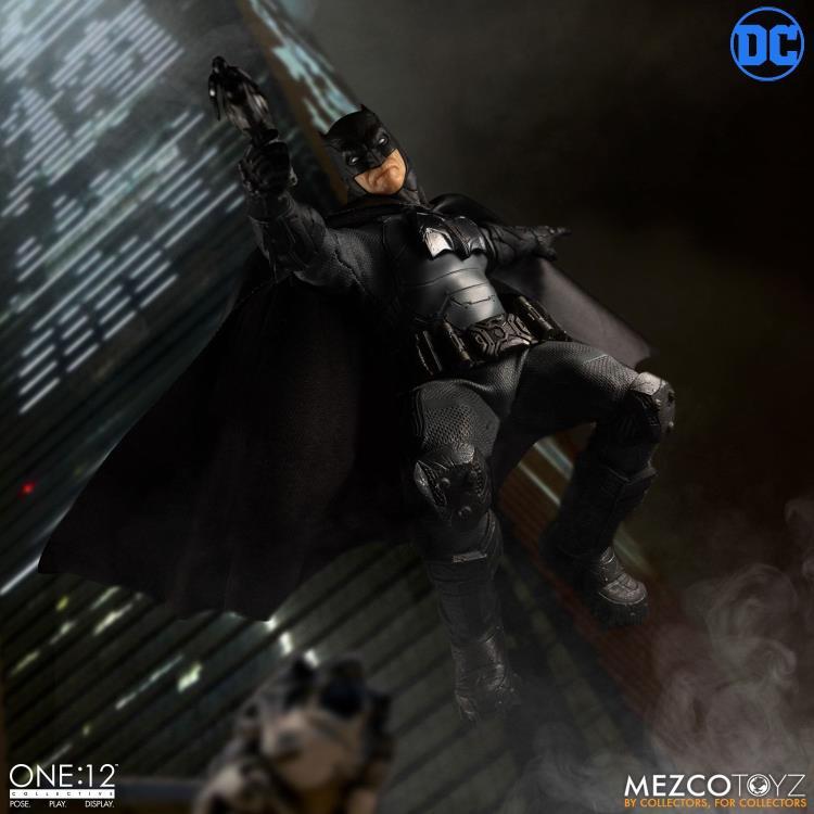 Mezco Toys ONE:12 Collective Batman (Supreme Knight) Action Figure 2