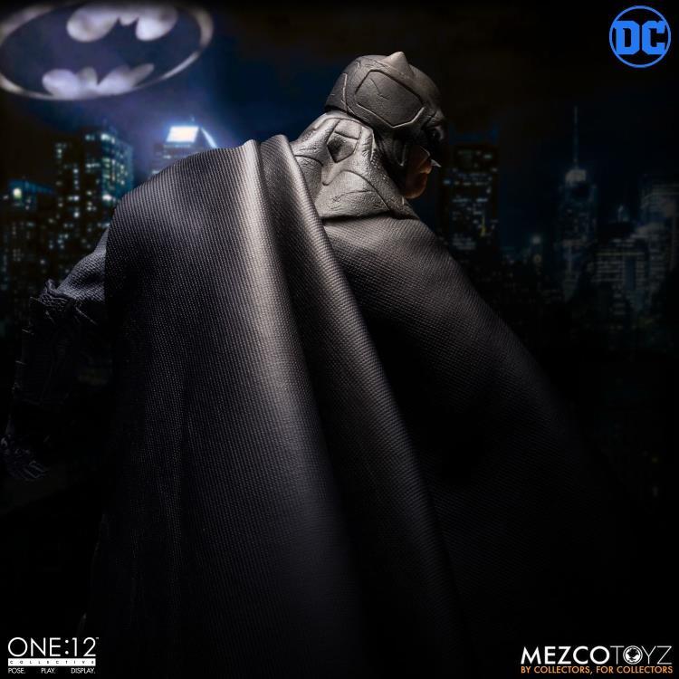 Mezco Toys ONE:12 Collective Batman (Supreme Knight) Action Figure 8