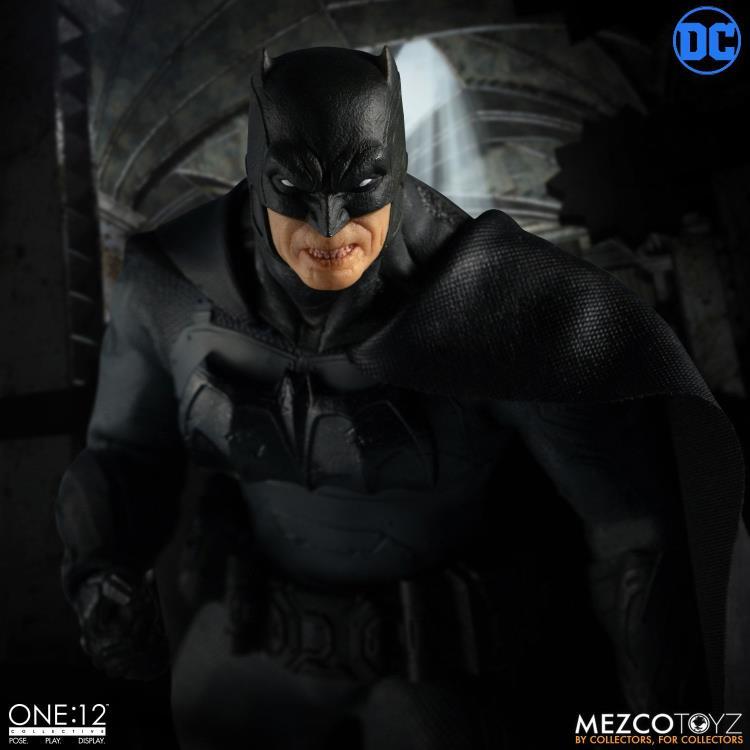 Mezco Toys ONE:12 Collective Batman (Supreme Knight) Action Figure 4