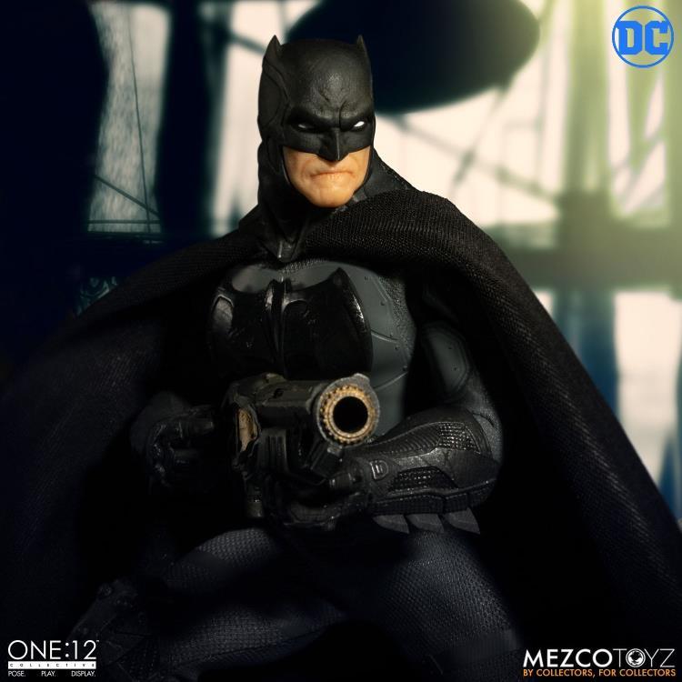 Mezco Toys ONE:12 Collective Batman (Supreme Knight) Action Figure 6