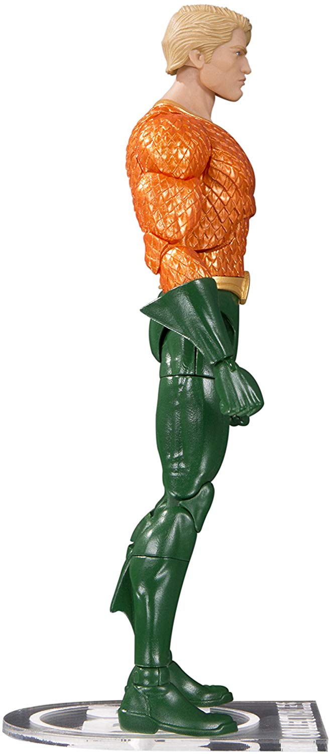 DC Collectibles DC Essentials Aquaman Action Figure 3