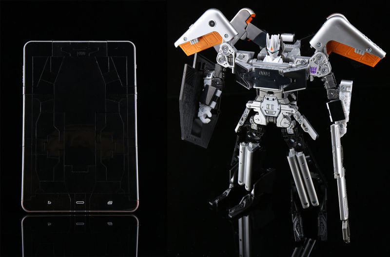 SDCC 2016 Hasbro Transformers Evolution Tablet Soundwave Exclusive